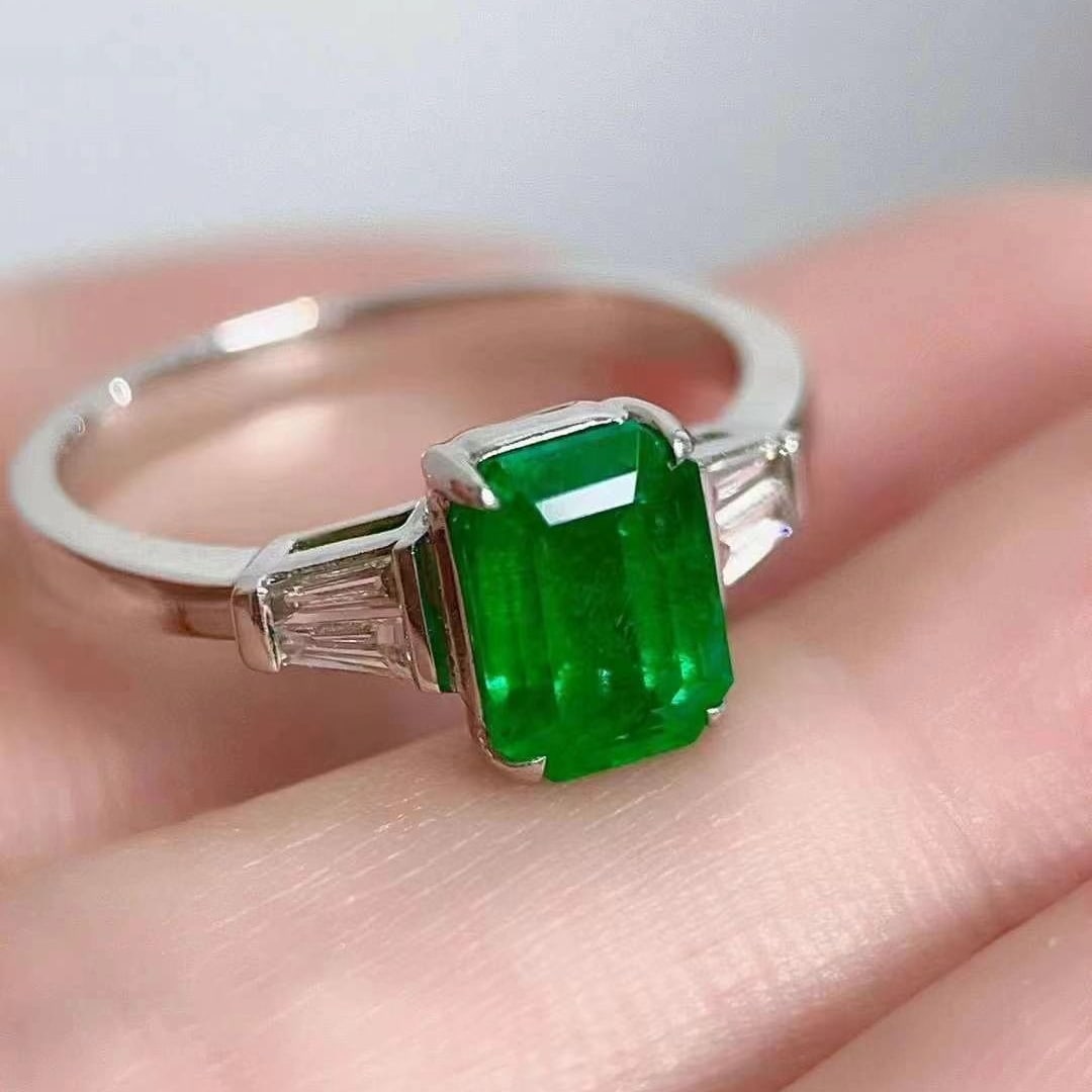 14k Gold 1.80 Ctw Vivid Green Natural Emerald & Diamond Ring - 4
