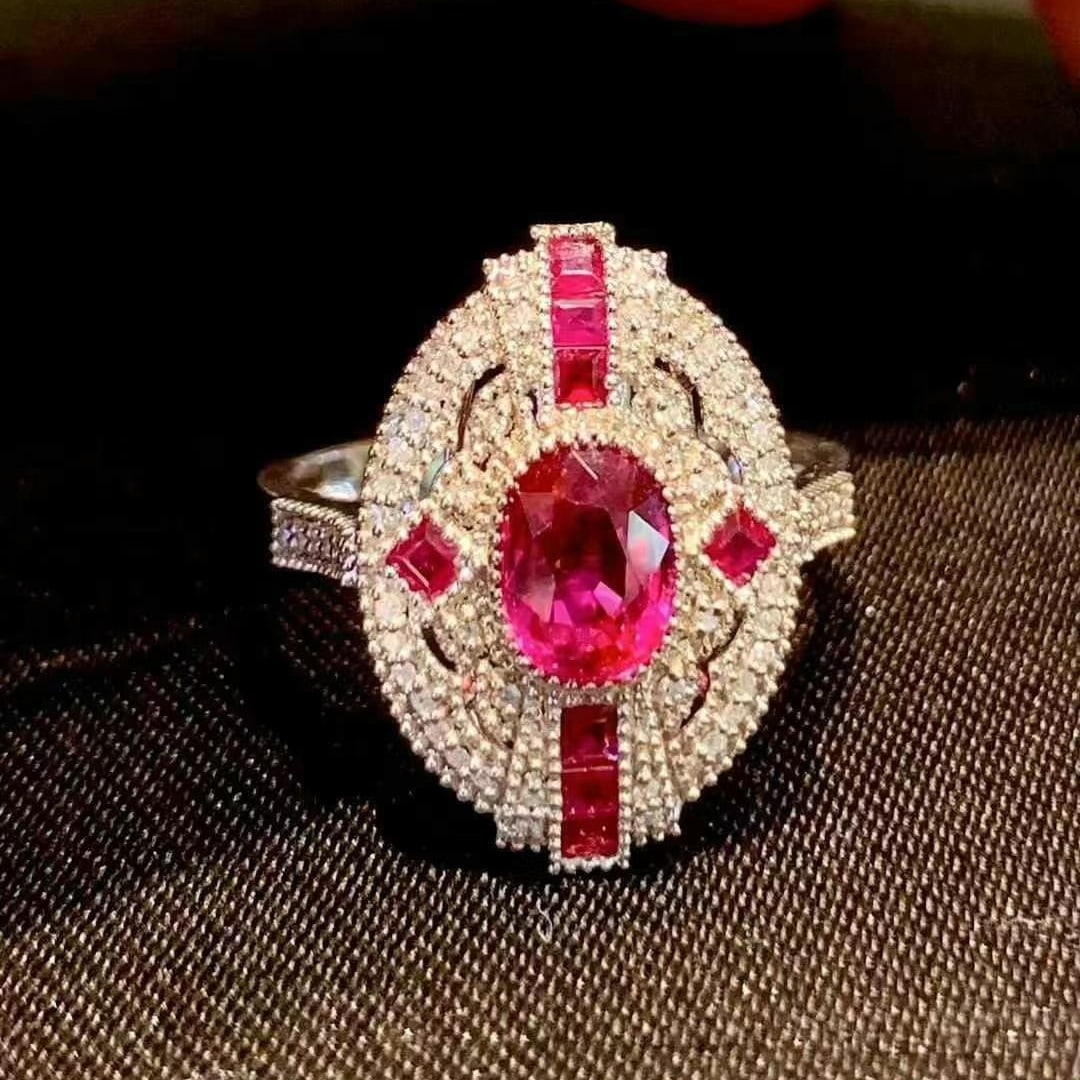 14k Gold 1.4 Ct Natural Ruby & Diamond Ring: Ref:230949104 // gold content:14k gold // ring size:7. 25us // // main gemstone:ruby // shape:oval // carat weight:1. 4ct // color:red // treatment:natural // // adjacent gemstone 2 : diamond //