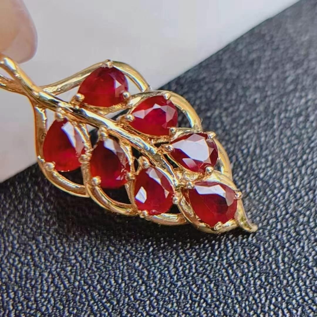 14k Gold 1.95 Ct Vivid Red Natural Ruby Pendant( Without Chain ): Ref:230949107 // gold content:14k gold // main gemstone:ruby // shape:pear // carat weight:1. 95ct // color:vivid red // treatment:natural // Condition: New High Estimate: 5000 Low Estimate: 3300