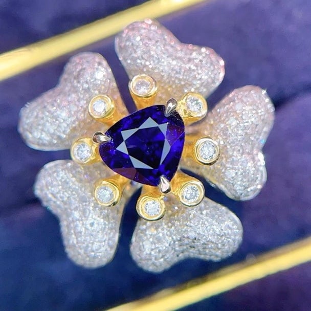 14k Gold 1.05 Ct Natural Sapphire & Diamond & Flowers Ring - 3