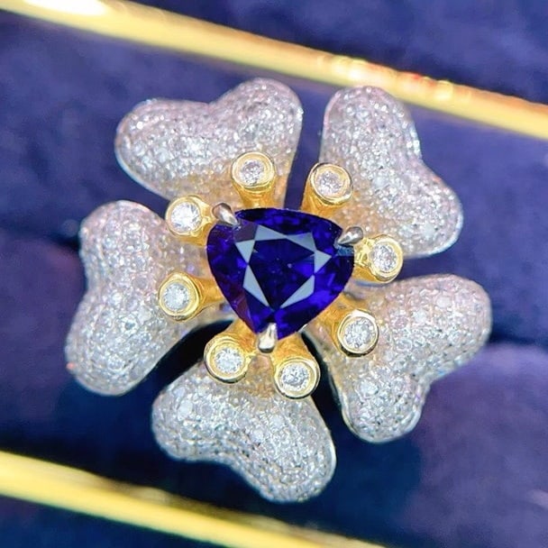 14k Gold 1.05 Ct Natural Sapphire & Diamond & Flowers Ring - 5