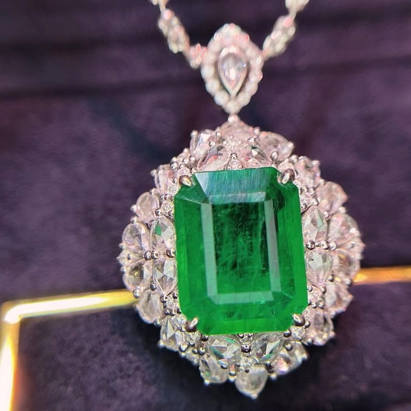 14k Gold 4.45 Ct Vivid Green Natural Emerald & Diamond Ring/pendant( Without Chain ) - 2