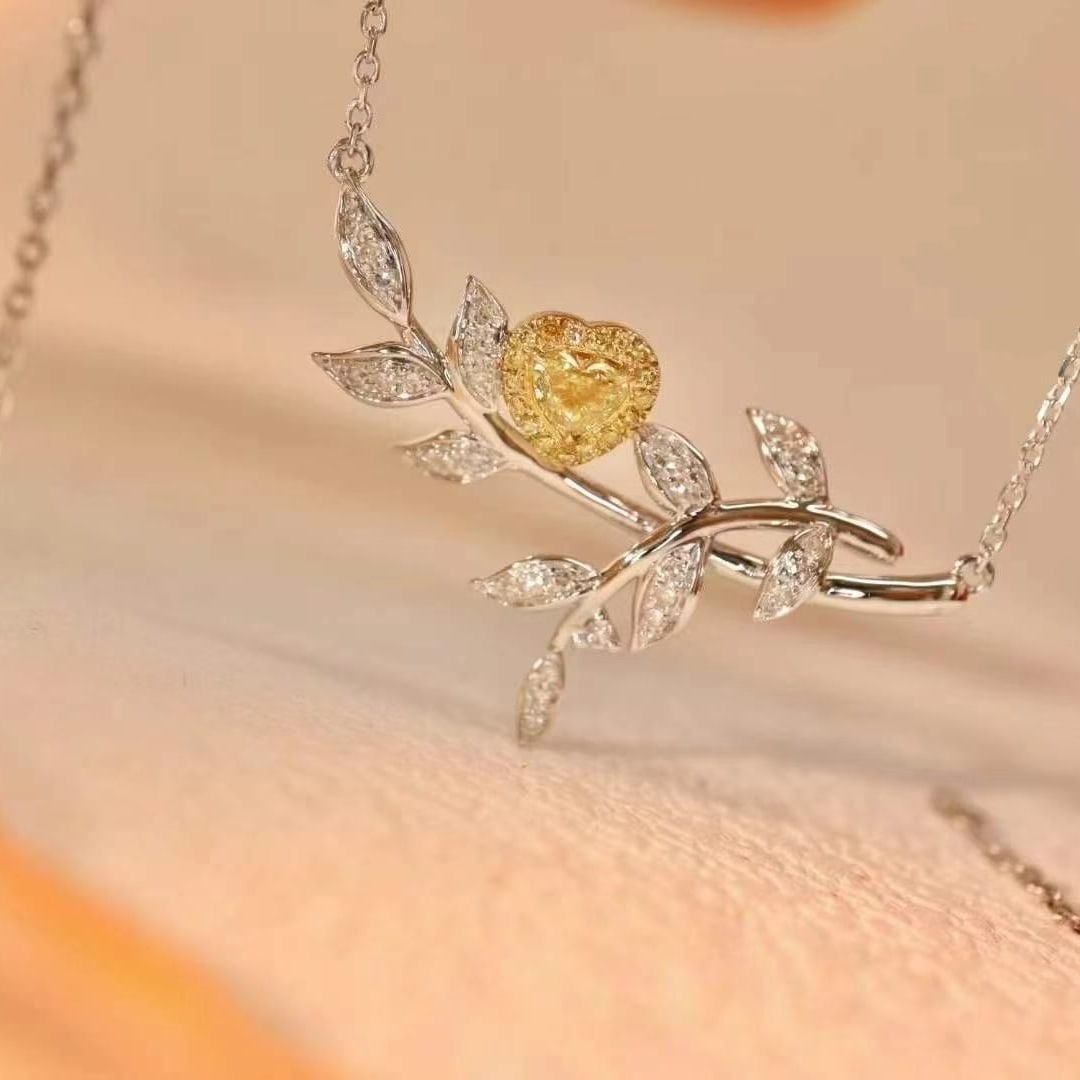 14k Gold 0.37 Ct Natural Color Diamond Necklace - 6