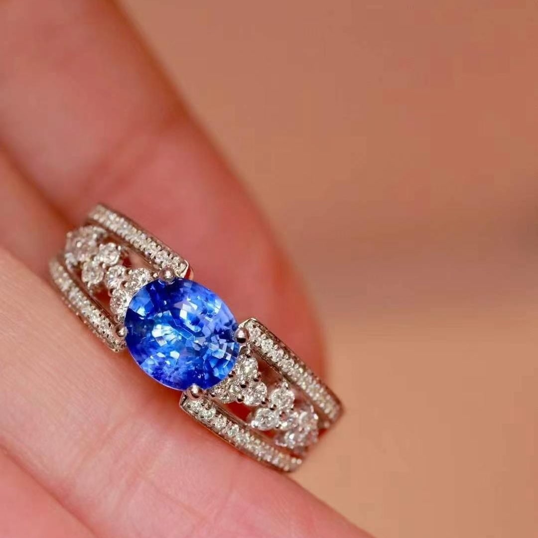 14k Gold 1.42 Ctw Natural Sapphire & Diamond Ring: Ref:230949148 // gold content:14k gold // ring size:7. 25us // // main gemstone:sapphire // shape:oval // carat weight:1. 09ct // color:blue // treatment:natural // // adjacent gemstone 2 : diamond //