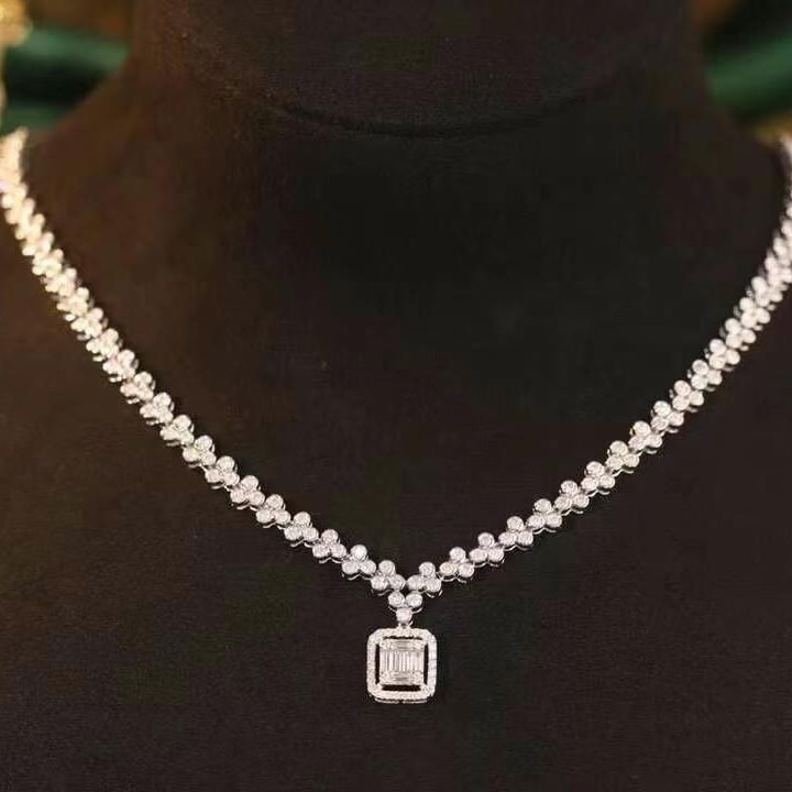 14k Gold 2.5 Ct Natural H Diamond Necklace: Ref:230949159 // gold content:14k gold // main gemstone:diamond // shape:multiply // carat weight:2. 5ct // clarity grade:vs-si // color:h // treatment:natural // Condition: New Low Estimate: 17000.0