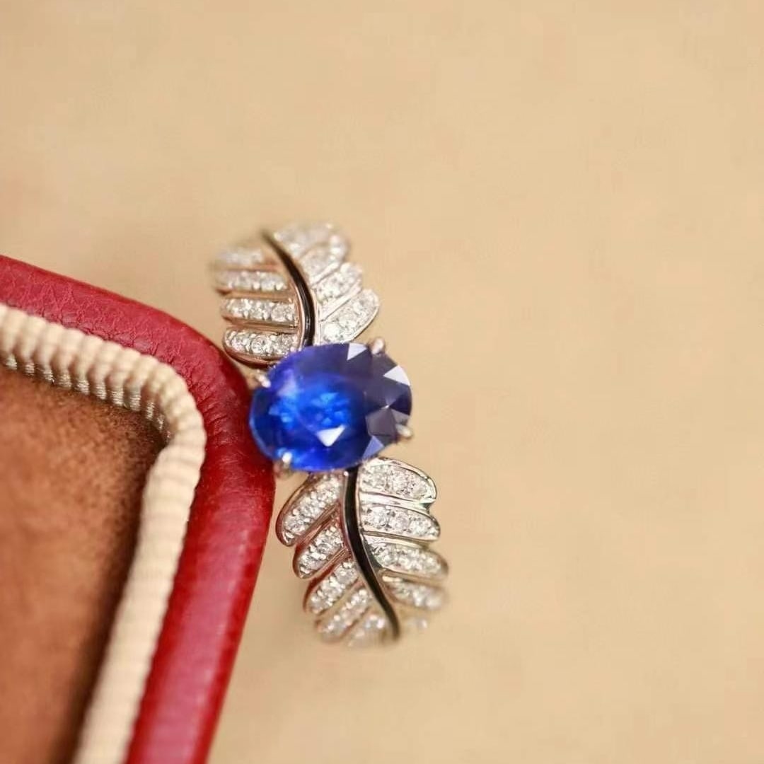 14k Gold 1.17 Ctw Vivid Blue Natural Sapphire & Diamond Ring - 3