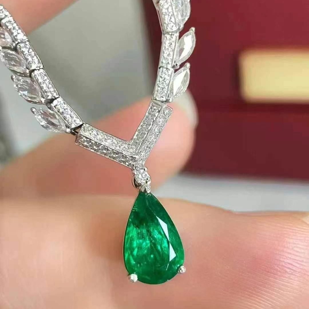 14k Gold 2.28 Ctw Vivid Green Natural Emerald & Diamond Necklace - 2