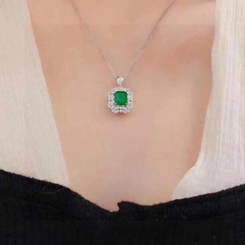 14k Gold 2.16 Ctw Vivid Green Natural Emerald & Diamond Pendant( Without Chain ) - 2