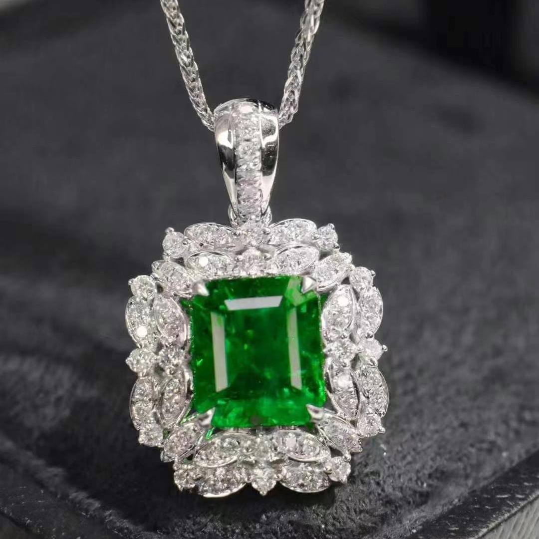 14k Gold 2.16 Ctw Vivid Green Natural Emerald & Diamond Pendant( Without Chain ) - 5