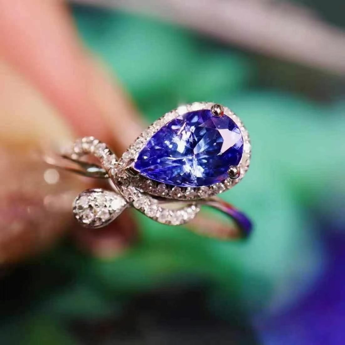 14k Gold 1 Ct Natural Tanzanite & Diamond Ring - 3