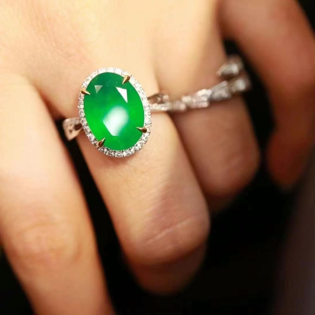 14k Gold 5.05 Ctw Vivid Green Natural Emerald & Diamond Ring - 2