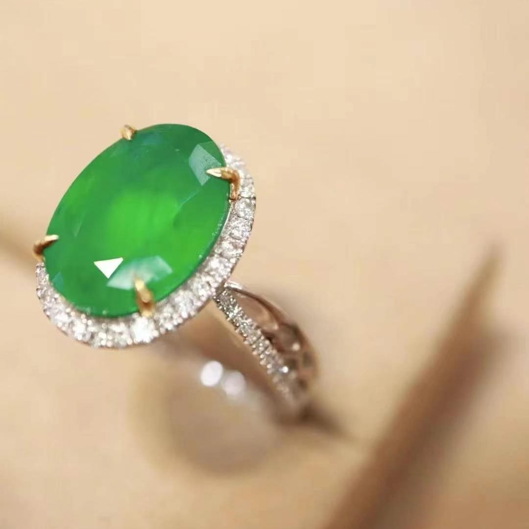 14k Gold 5.05 Ctw Vivid Green Natural Emerald & Diamond Ring - 3