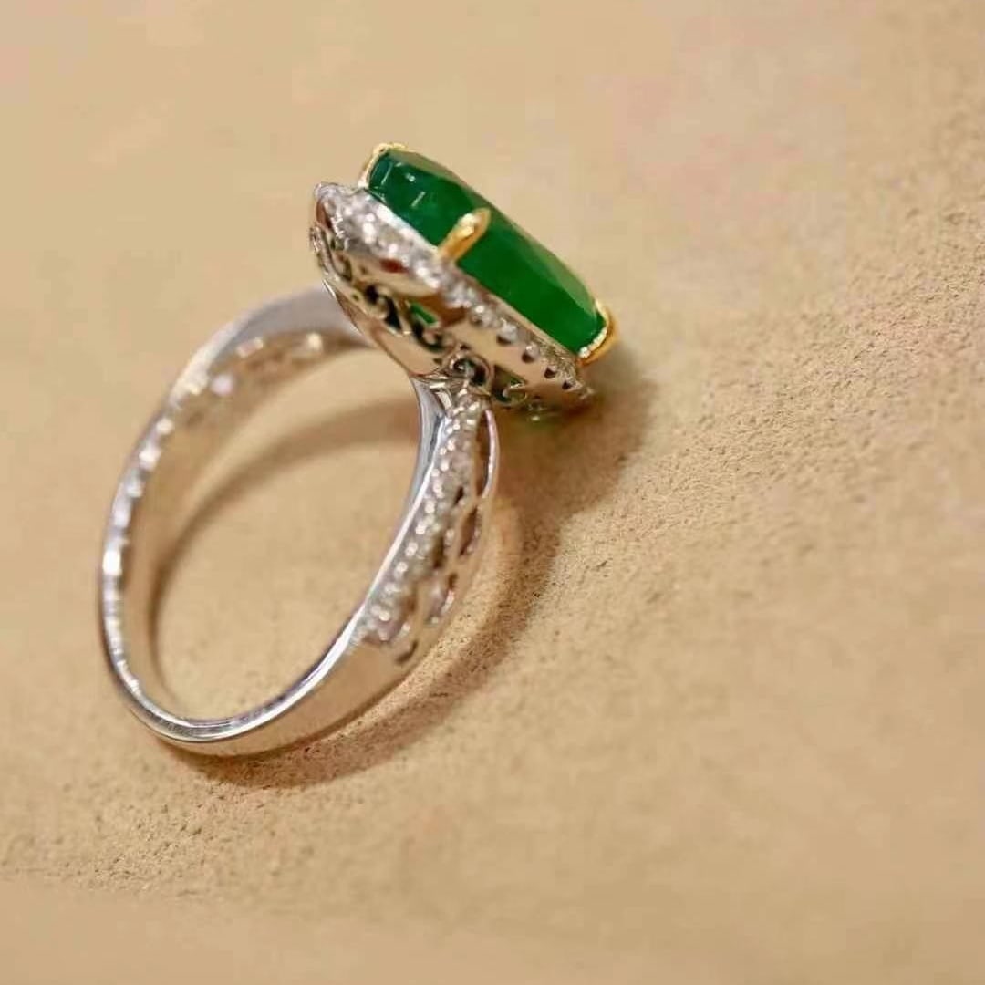 14k Gold 5.05 Ctw Vivid Green Natural Emerald & Diamond Ring - 4