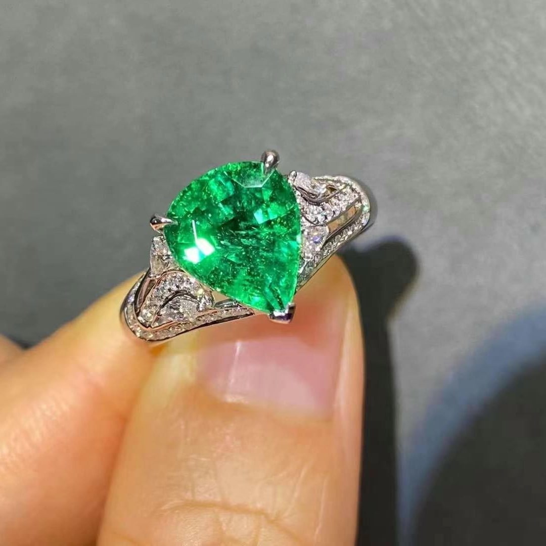 14k Gold 3.32 Ctw Vivid Green Natural Emerald & Diamond Ring - 5