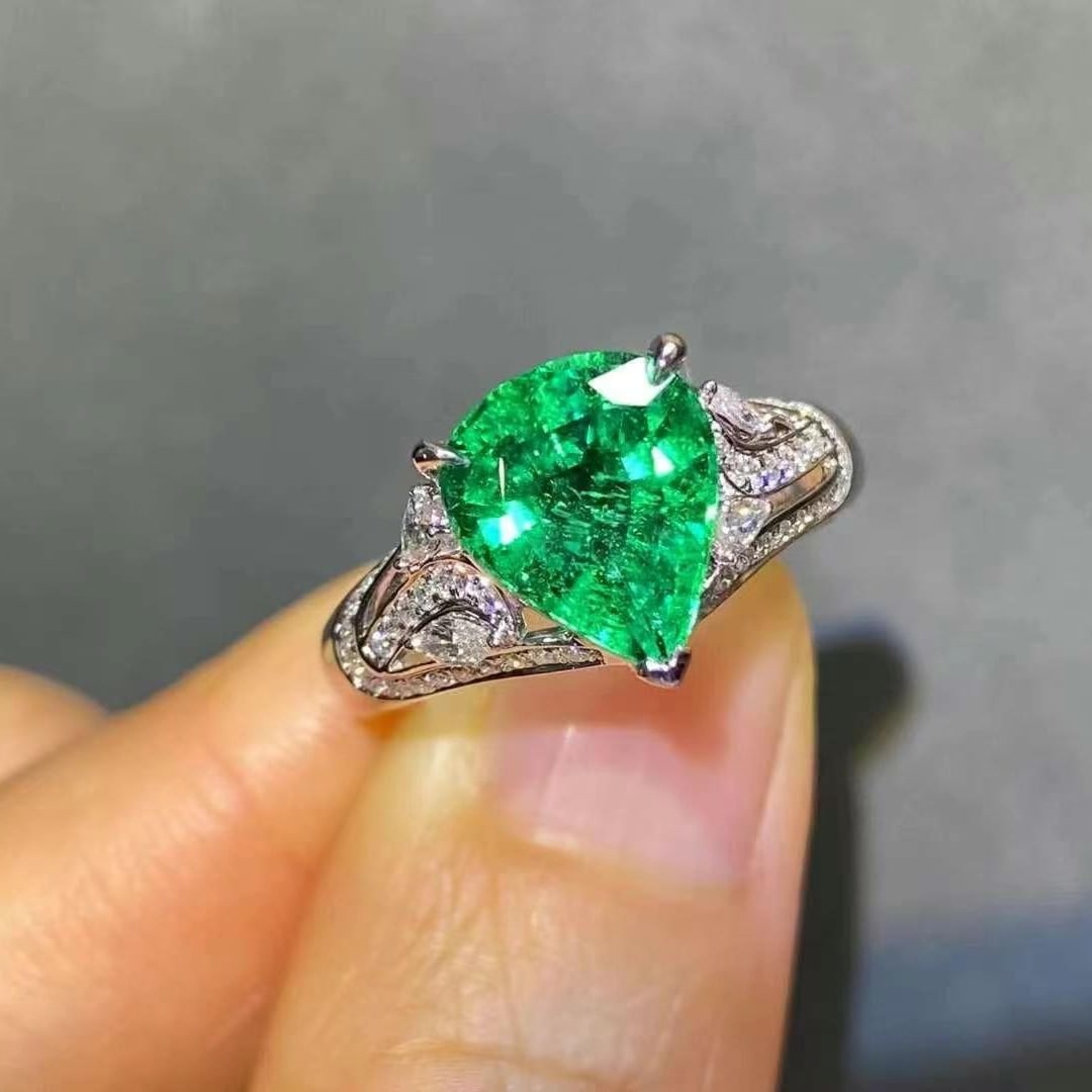 14k Gold 3.32 Ctw Vivid Green Natural Emerald & Diamond Ring - 6