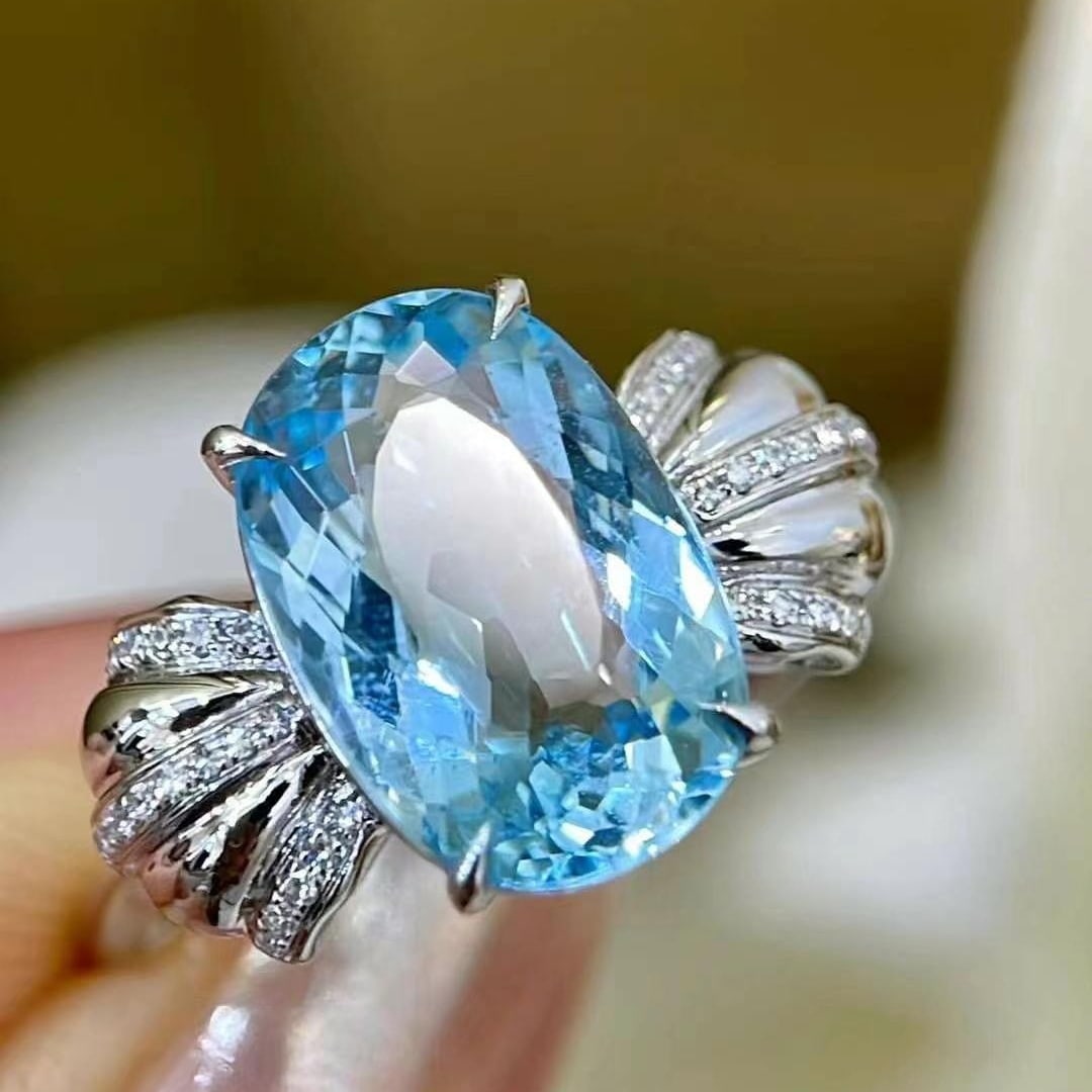 14k Gold 3.7 Ctw Natural Aquamarine & Diamond Ring: Ref:230949230 // gold content:14k gold // ring size:7. 25us // // main gemstone:aquamarine // shape:oval // carat weight:3. 6ct // color:blue // treatment:natural // // adjacent gemstone 2 : diamond /