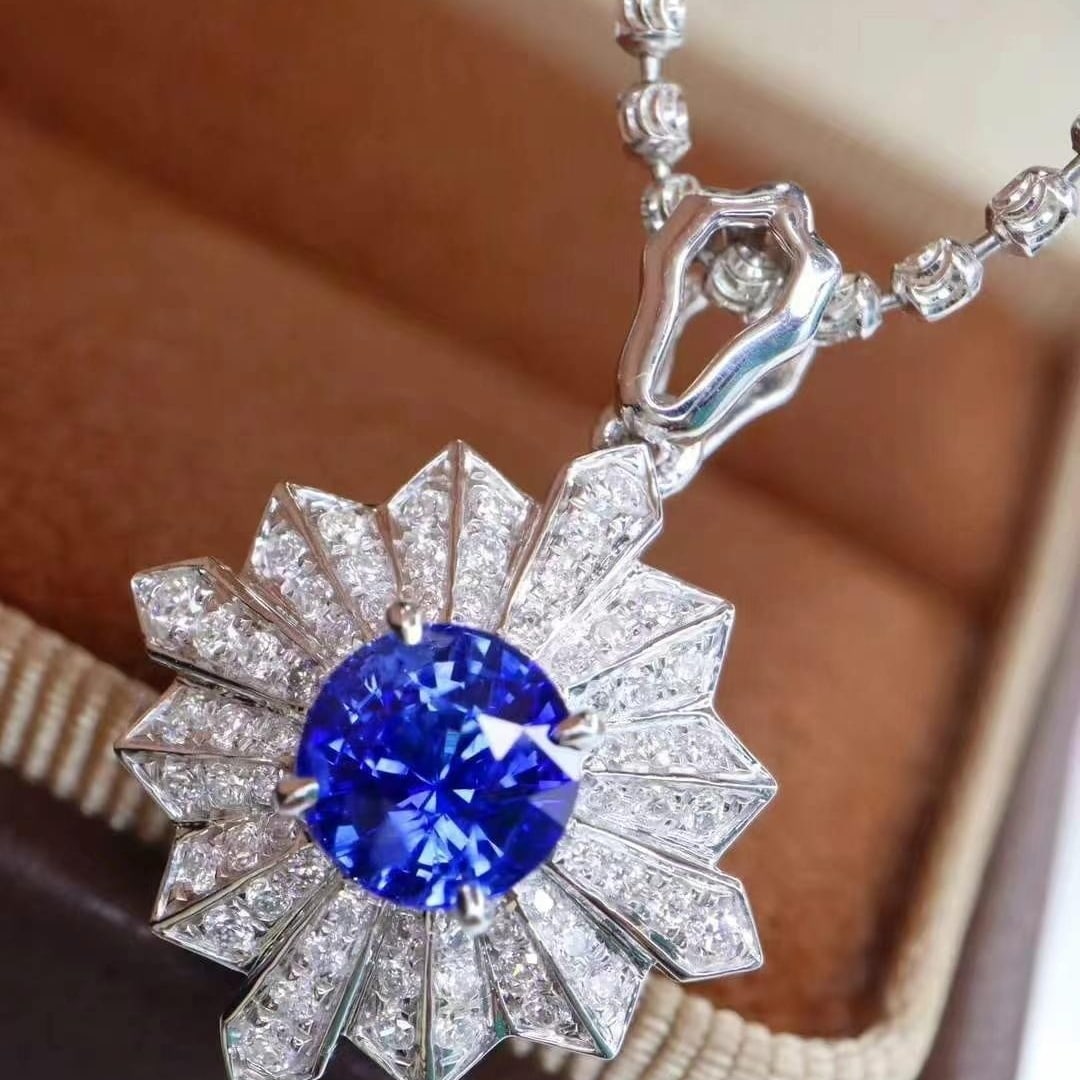 14k Gold 1.34 Ctw Natural Sapphire & Diamond Pendant( Without Chain ): Ref:230949234 // gold content:14k gold // main gemstone:sapphire // shape:round // carat weight:1. 07ct // color:royal blue // treatment:natural // cut grade:g // // adjacent gemstone 2 : diamond // s