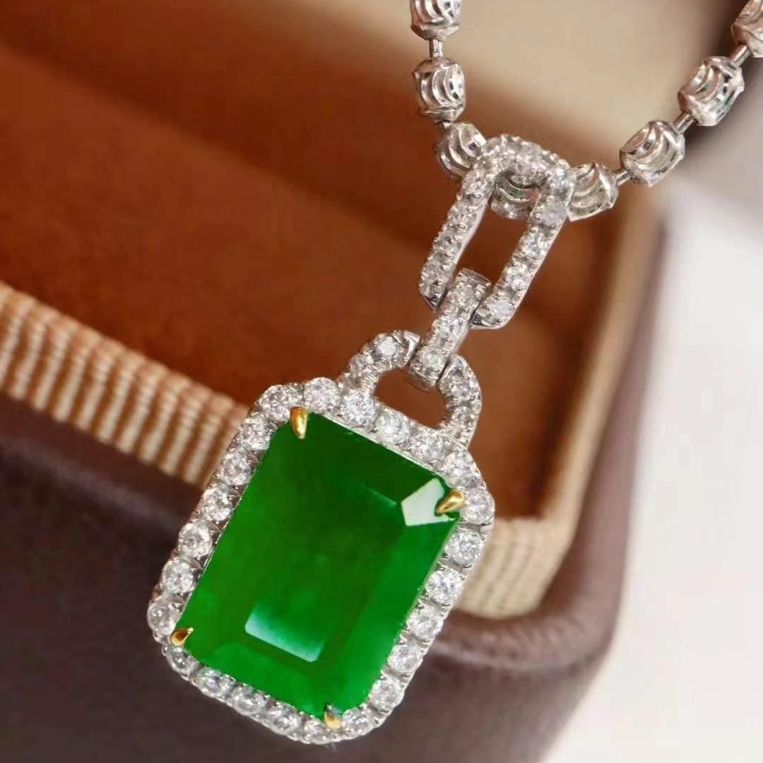 14k Gold 1.95 Ctw Vivid Green Natural Emerald & Diamond Pendant( Without Chain ) - 5