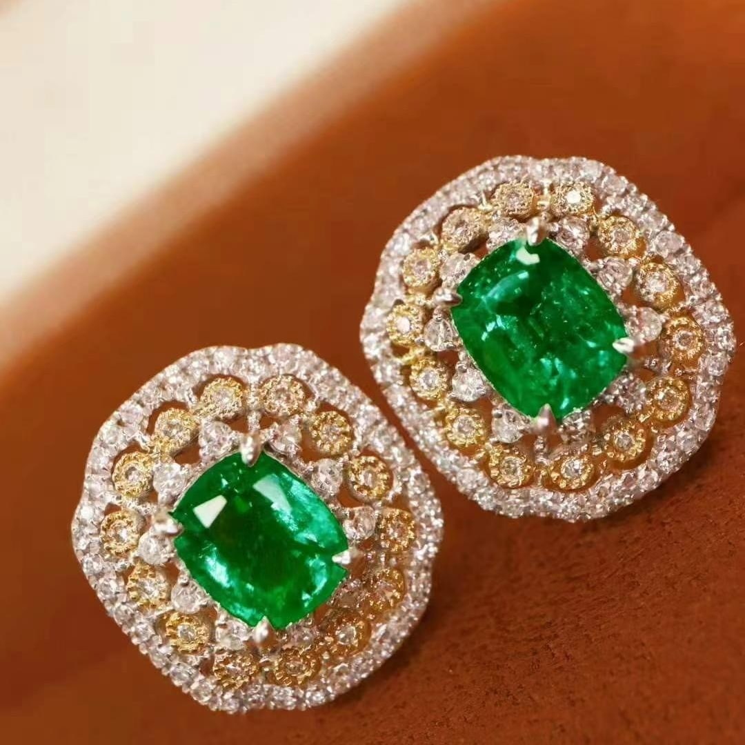 14k Gold 1.65 Ctw Vivid Green Natural Emerald & Diamond Earrings - 3
