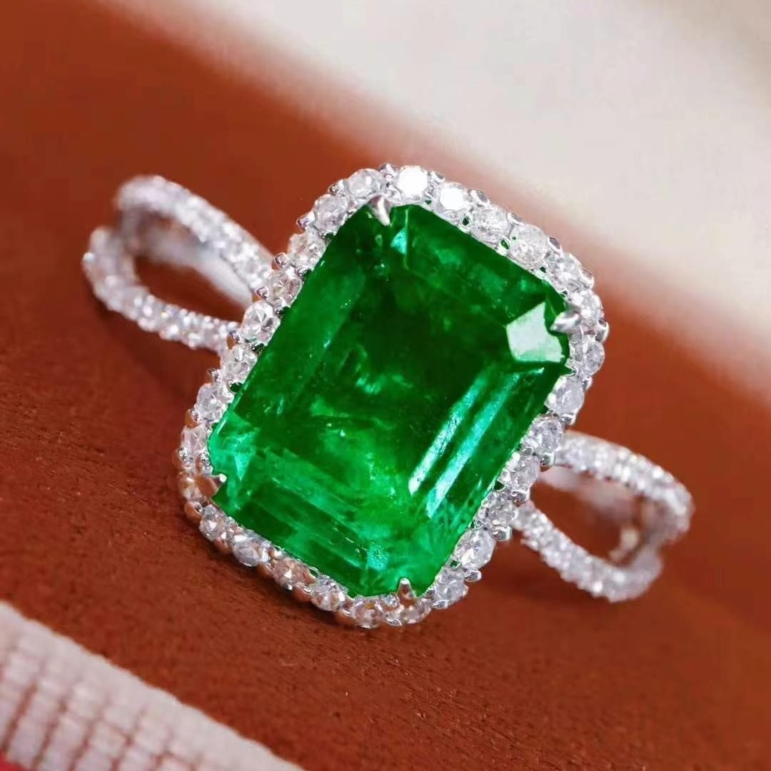 14k Gold 2.45 Ctw Vivid Green Natural Emerald & Diamond Ring - 4