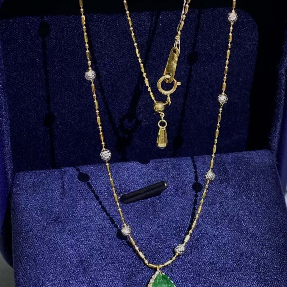 14k Gold 1.31 Ct Natural Emerald & Diamond Necklace - 2