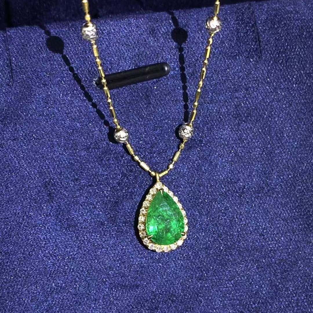 14k Gold 1.31 Ct Natural Emerald & Diamond Necklace - 3