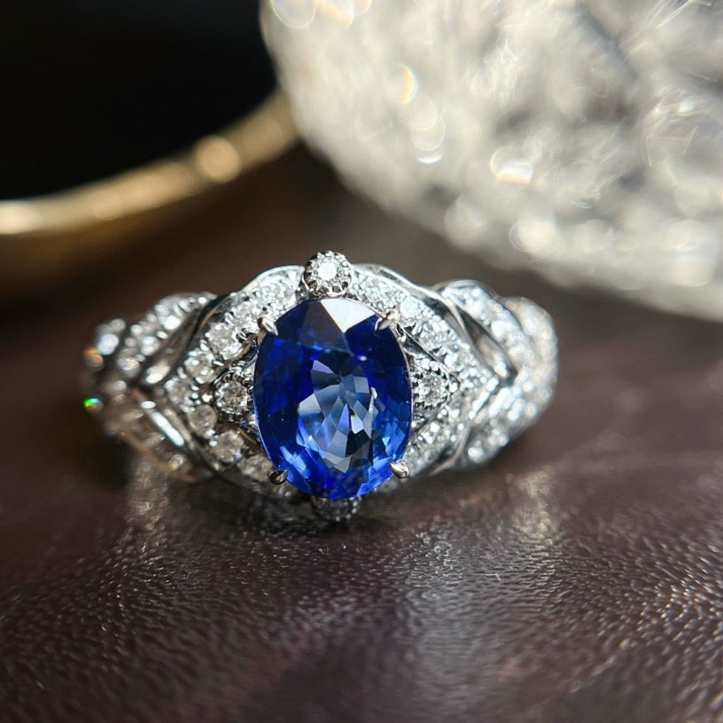 14k Gold 2.04 Ctw Natural Sapphire & Diamond Ring: Ref:230950008 // gold content:14k gold // ring size:7. 25us // // main gemstone:sapphire // shape:oval // carat weight:1. 65ct // color:blue // treatment:natural // // adjacent gemstone 2 :