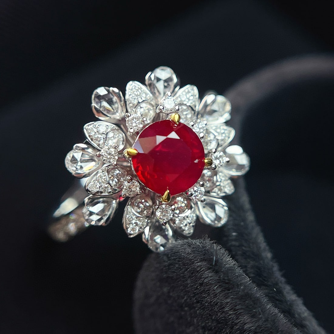 14k Gold 1.15 Ct Natural Ruby & Diamond Ring - 3