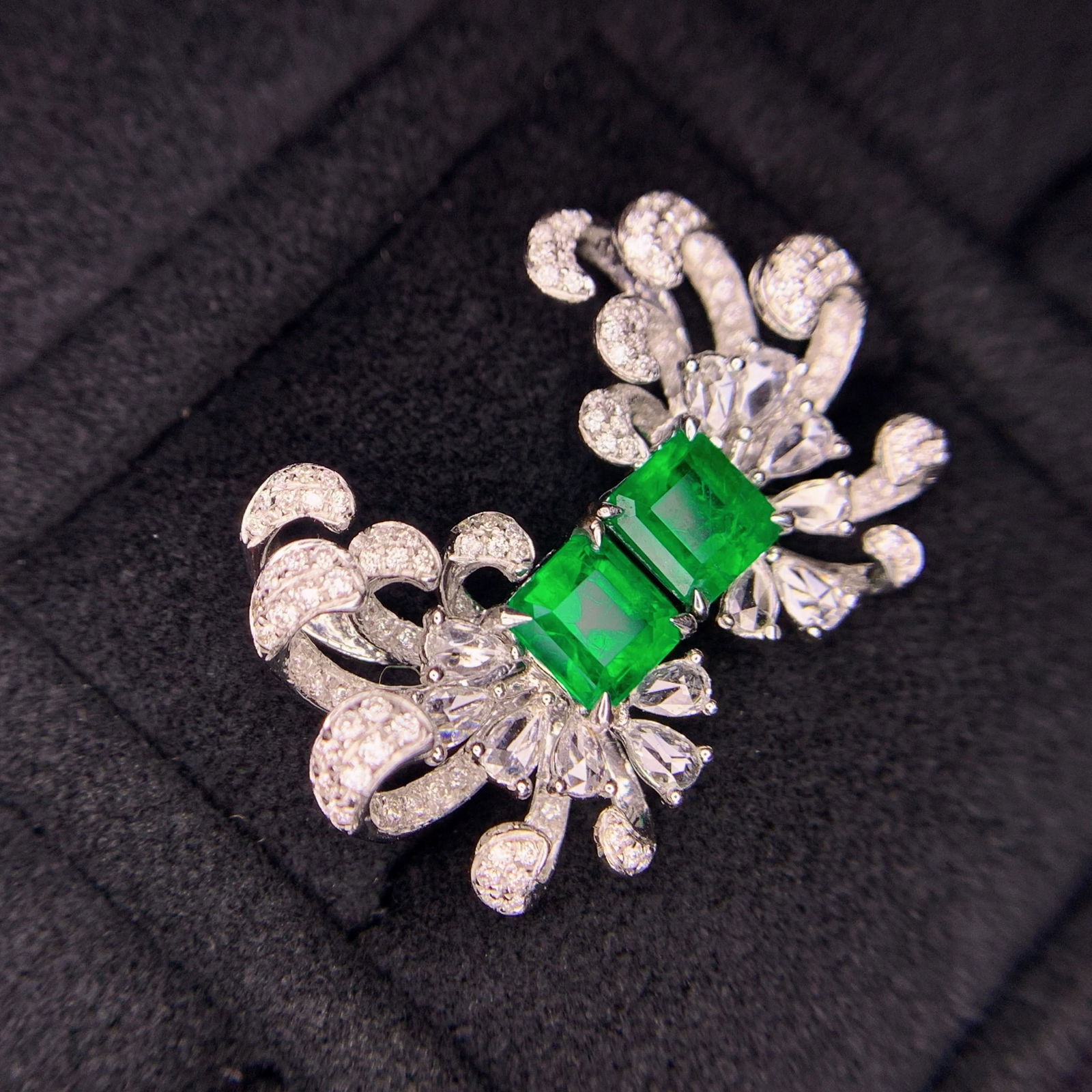 14k Gold 1.2 Ct Vivid Green Natural Emerald & Diamond Earrings - 7