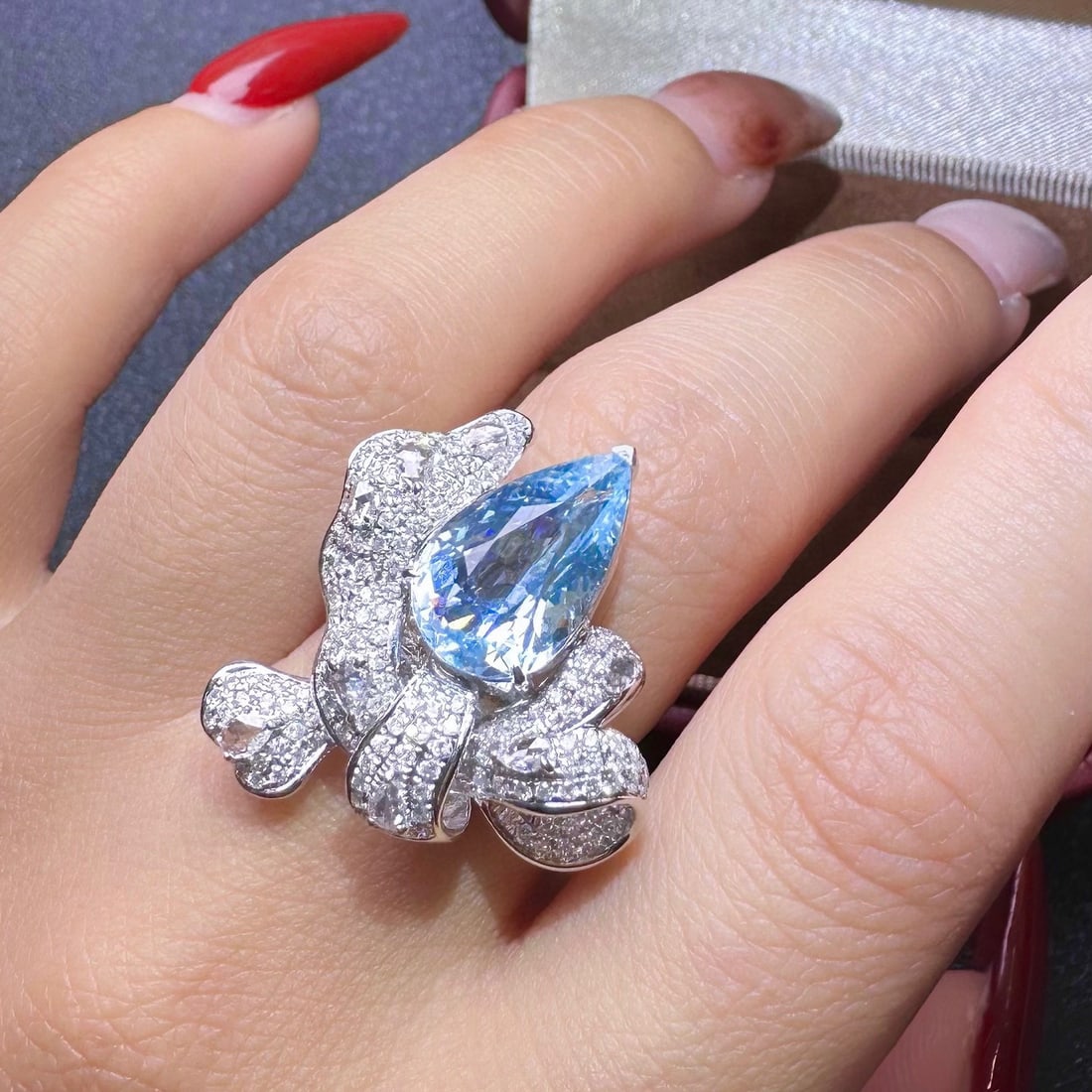 14k Gold 4.70 Ctw Natural Aquamarine & Diamond Ring - 5