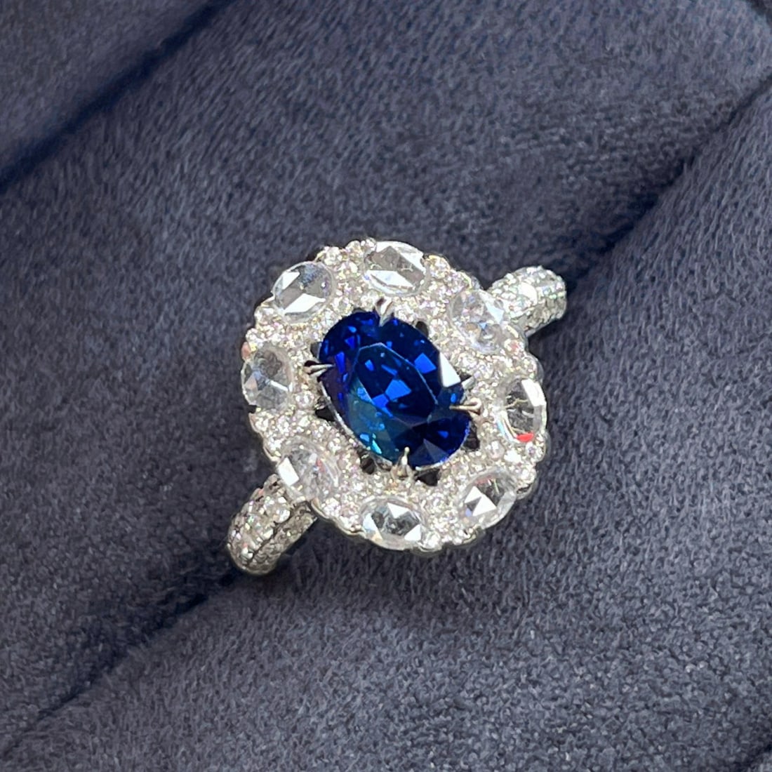 14k Gold 2.66 Ctw Natural Sapphire & Diamond Ring - 4
