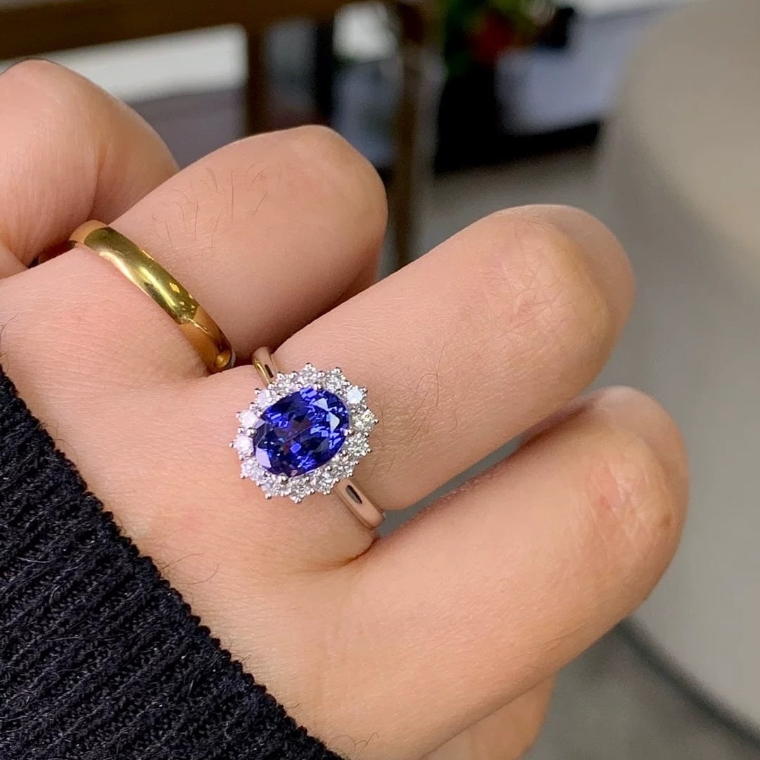 14k Gold 2.14 Ctw Natural Tanzanite & Diamond Ring - 2
