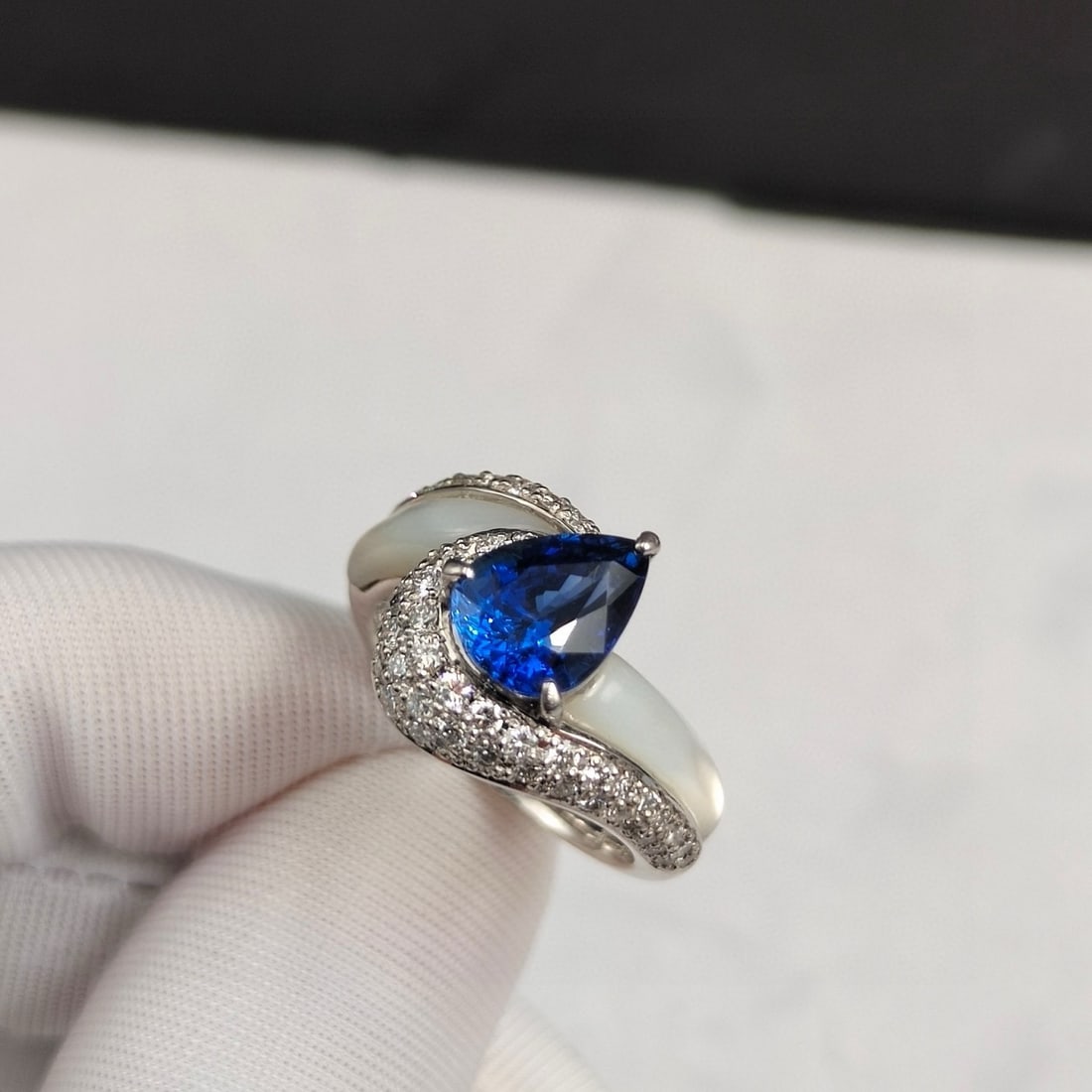14k Gold 2.97 Ctw Vivid Blue Natural Sapphire & Diamond Ring - 2