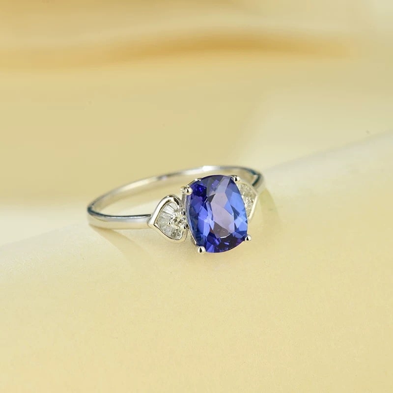 14k Gold 1.62 Ct Natural Tanzanite & Diamond Ring: Ref:230950055 // gold content:14k gold // ring size:7. 25us // // main gemstone:tanzanite // shape:cushion // carat weight:1. 62ct // color:blue // treatment:natural // // adjacent gemstone 2 : diamon