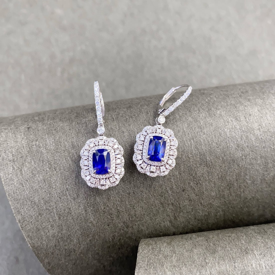 14k Gold 6.36 Ctw Natural Sapphire & Diamond Jewelry Set - 4