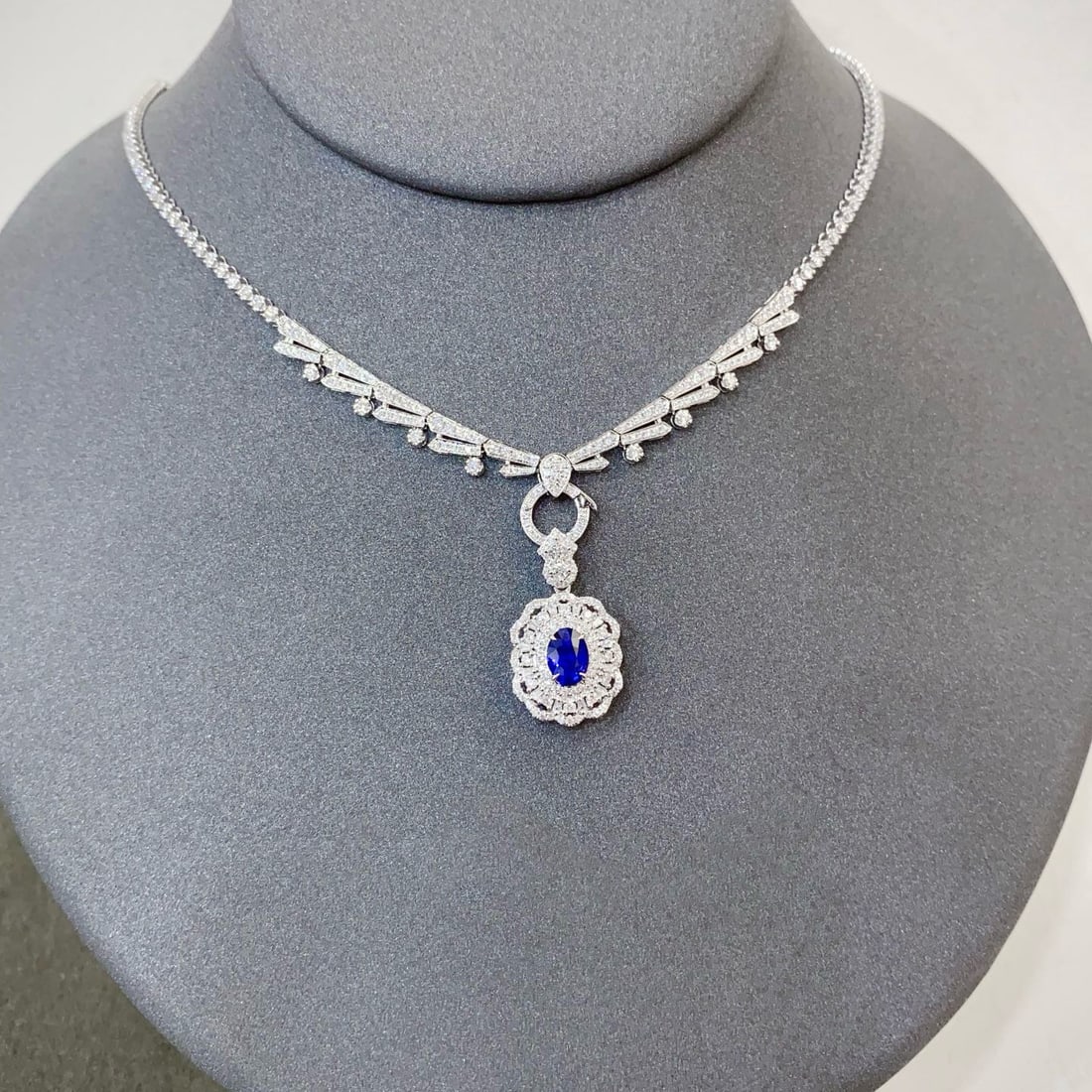 14k Gold 6.36 Ctw Natural Sapphire & Diamond Jewelry Set - 6