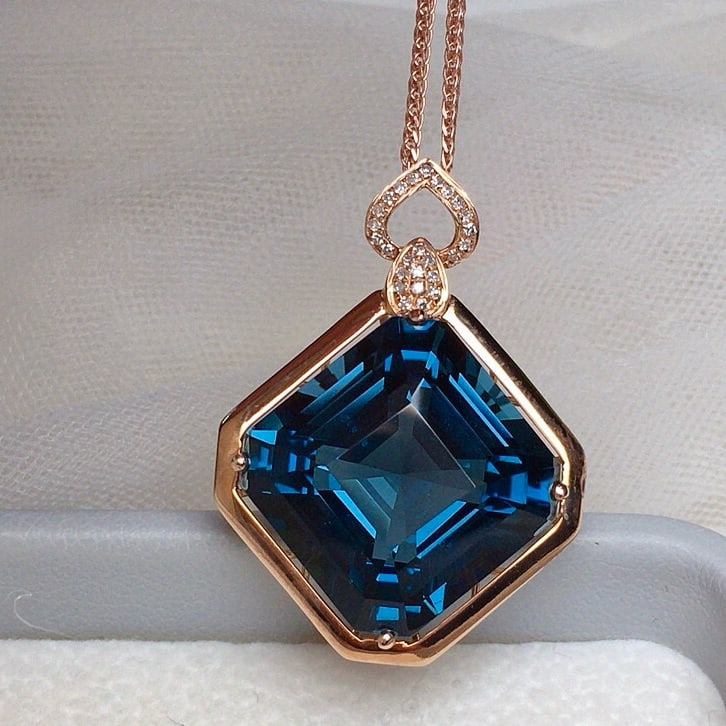 14k Gold 17.60 Ct Natural Topaz & Diamond Pendant( Without Chain ) - 3