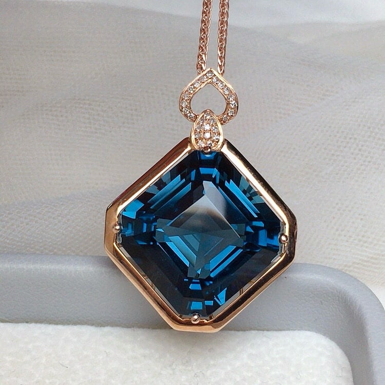 14k Gold 17.60 Ct Natural Topaz & Diamond Pendant( Without Chain ) - 4