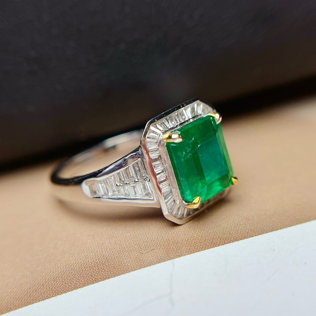 14k Gold 2.60 Ct Vivid Green Natural Emerald & Diamond Ring - 5