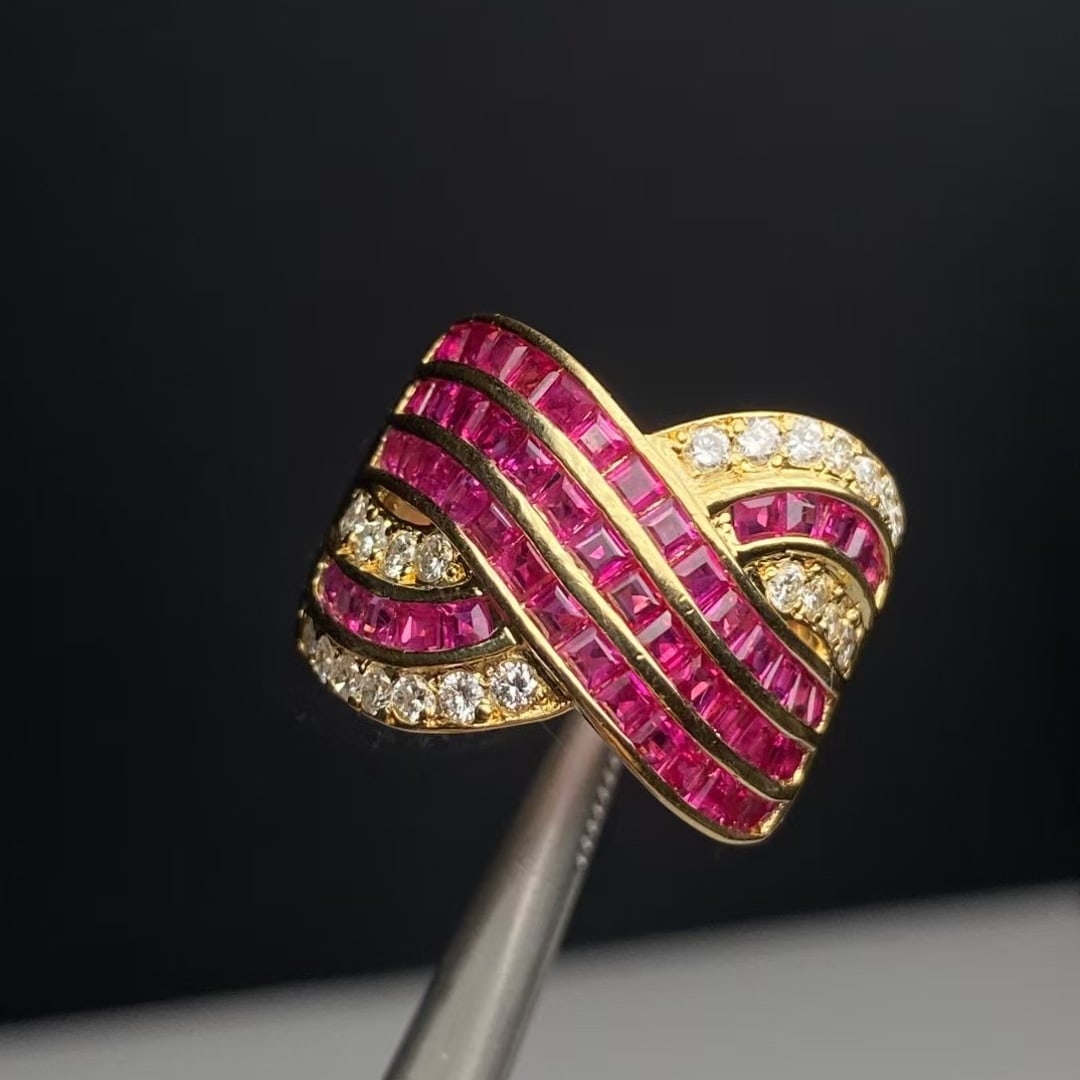 14k Gold 3.36 Ctw Natural Ruby & Diamond Ring: Ref:230950068 // gold content:14k gold // ring size:7. 25us // // main gemstone:ruby // shape:square // carat weight:2. 91ct // color:red // treatment:natural // // adjacent gemstone 2 : diamond // sh