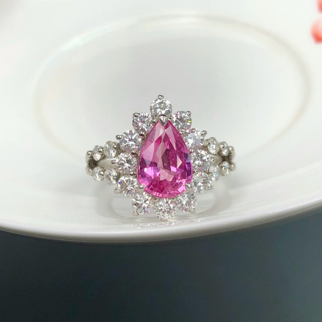 14k Gold 3.21 Ctw Natural Sapphire & Diamond Ring: Ref:230950082 // gold content:14k gold // ring size:7. 25us // // main gemstone:sapphire // shape:pear // carat weight:2. 01ct // color:pink // treatment:natural // // adjacent gemstone 2 : diamond //