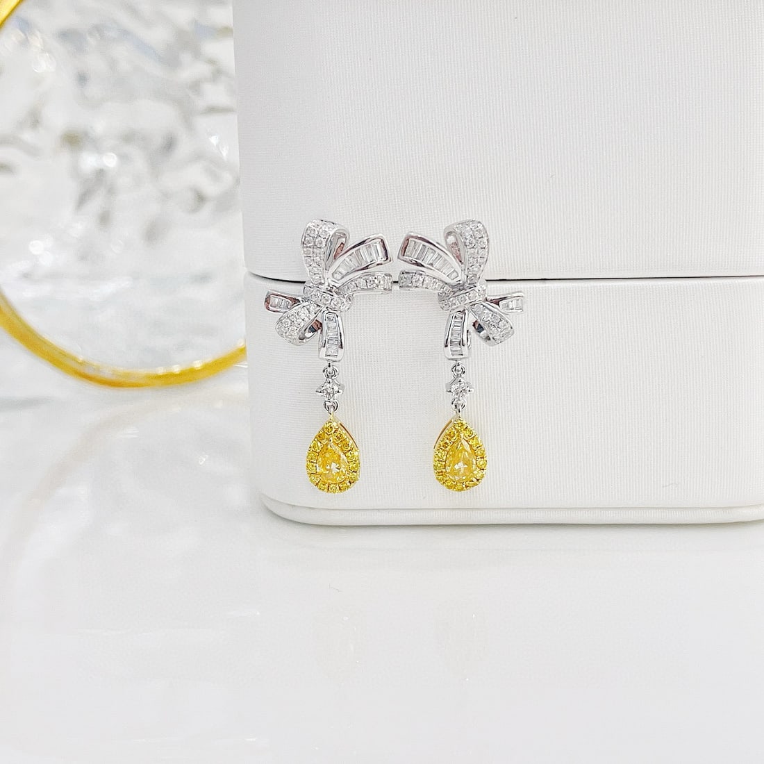 14k Gold 1.14 Ctw Natural Yellow Diamond & Diamond Earrings: Ref:230950090 // gold content:14k gold // main gemstone:yellow diamond // shape:pear // carat weight:0. 44ct // color:yellow // treatment:natural // // adjacent gemstone 2 : diamond // shape:multiply