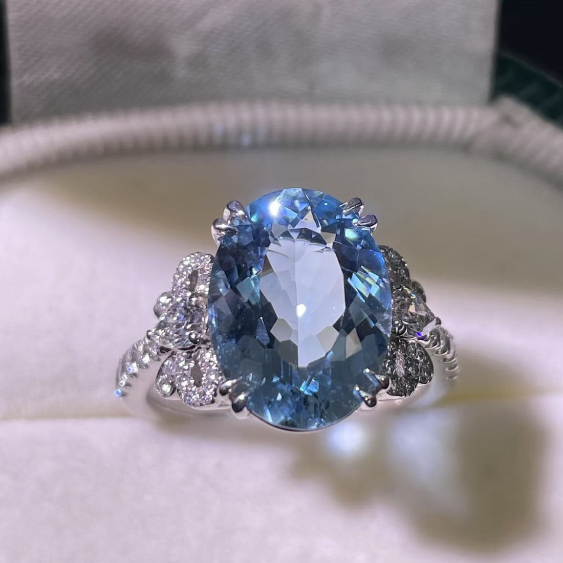 14k Gold 4.80 Ctw Natural Aquamarine & Diamond Ring - 5