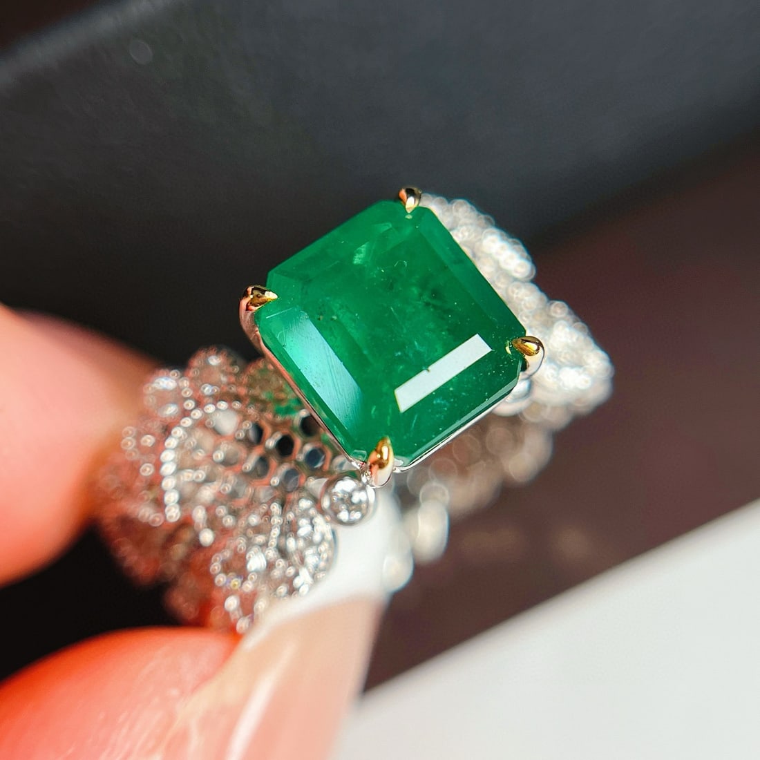 14k Gold 2.65 Ct Vivid Green Natural Emerald & Diamond Ring - 4