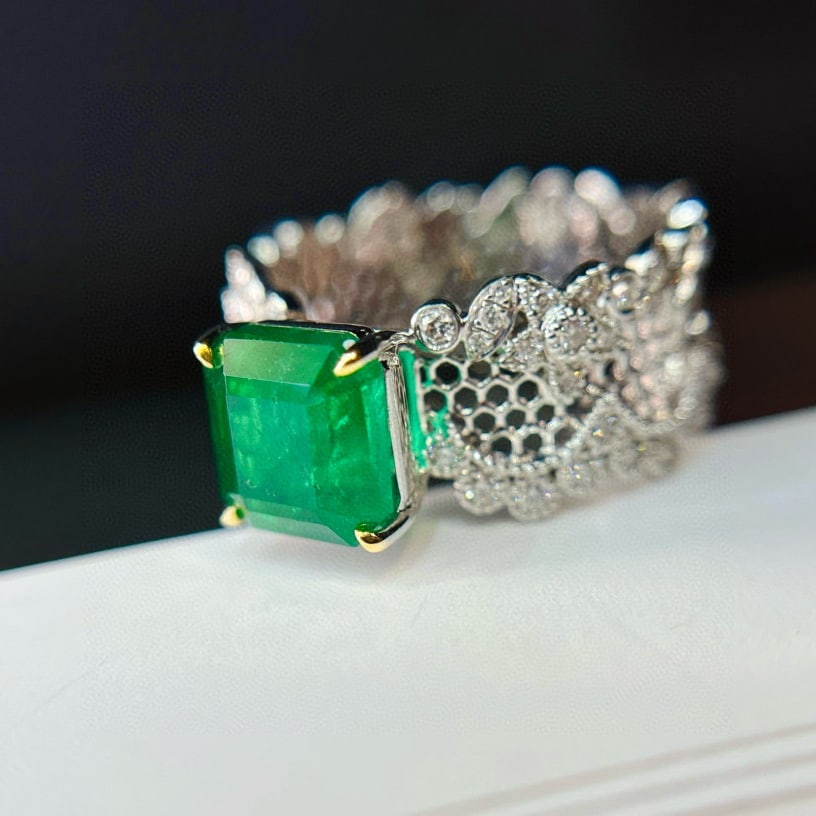 14k Gold 2.65 Ct Vivid Green Natural Emerald & Diamond Ring - 6