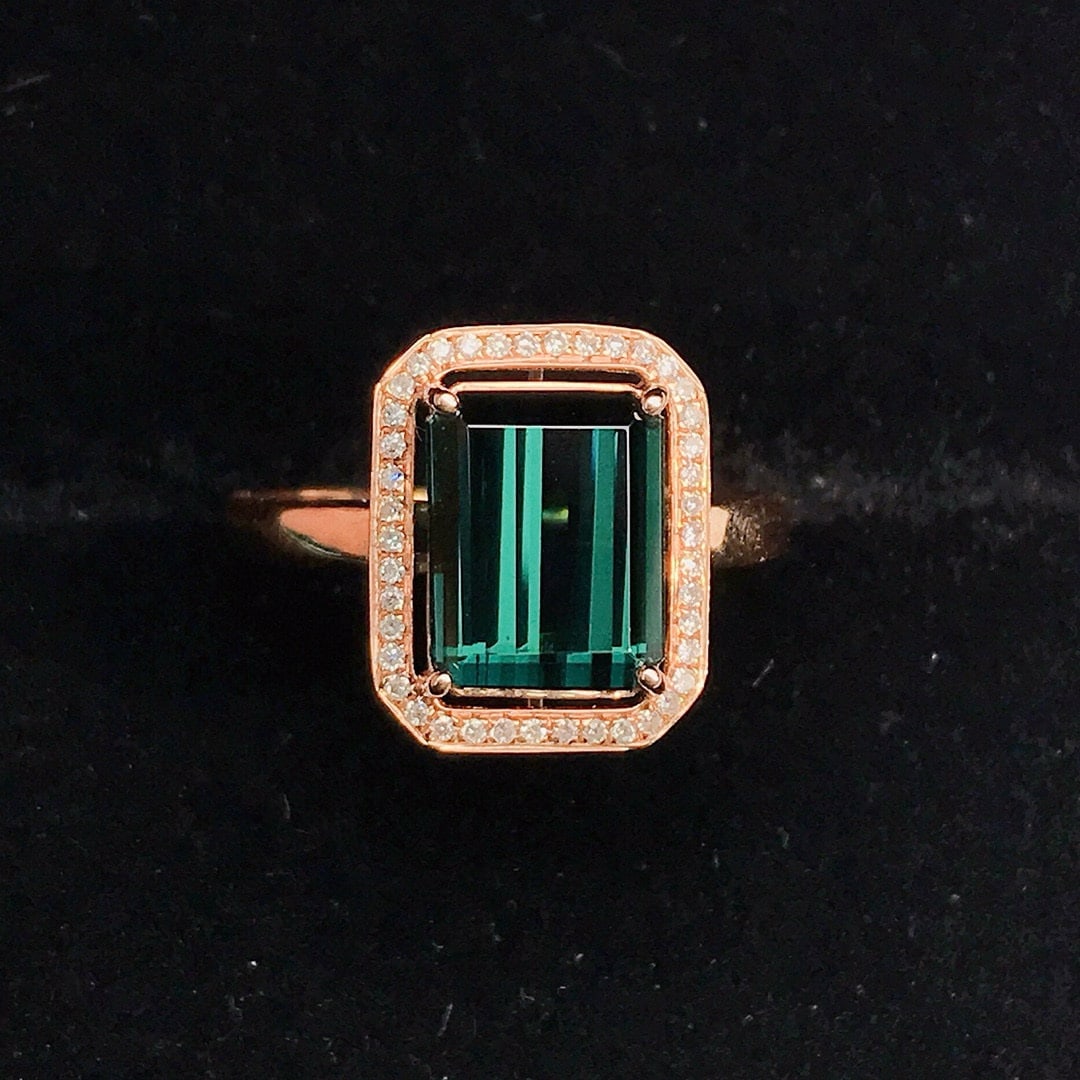 14k Gold 3.37 Ctw Natural Tourmaline & Diamond Ring: Ref:230950111 // gold content:14k gold // ring size:7. 25us // // main gemstone:tourmaline // shape:octagonal // carat weight:3. 25ct // color:green // treatment:natural // // adjacent gemstone 2 : di