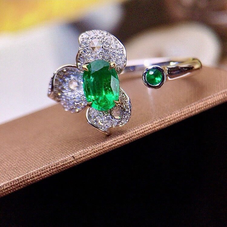 14k Gold 1.15 Ctw Vivid Green Natural Emerald & Diamond Ring - 3