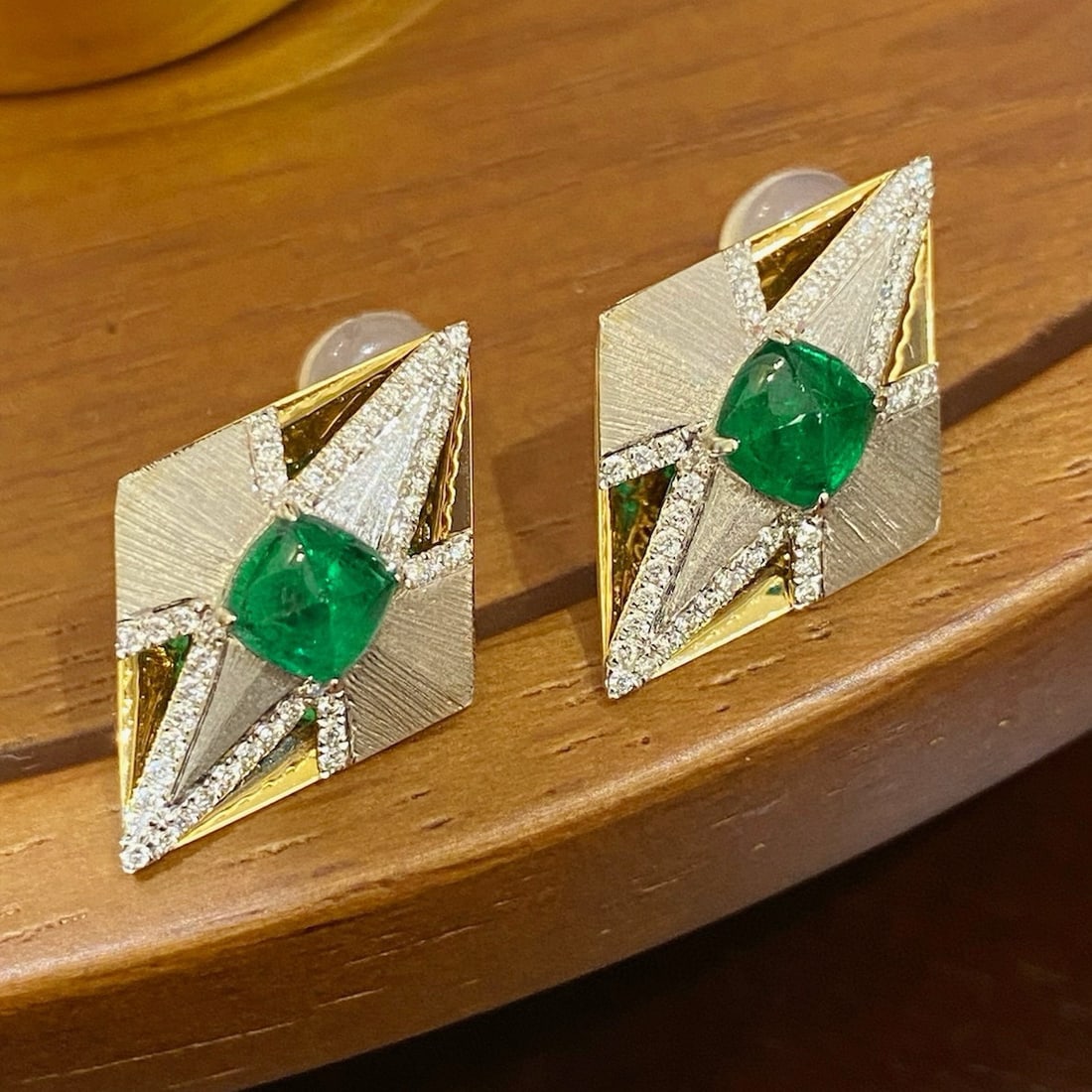 14k Gold 1.21 Ctw Vivid Green Natural Emerald & Diamond Earrings - 3