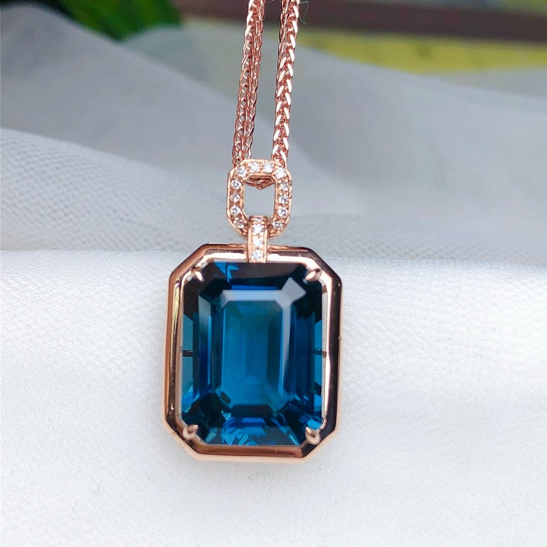 14k Gold 9.15 Ct Natural Topaz & Diamond Pendant( Without Chain ) - 2