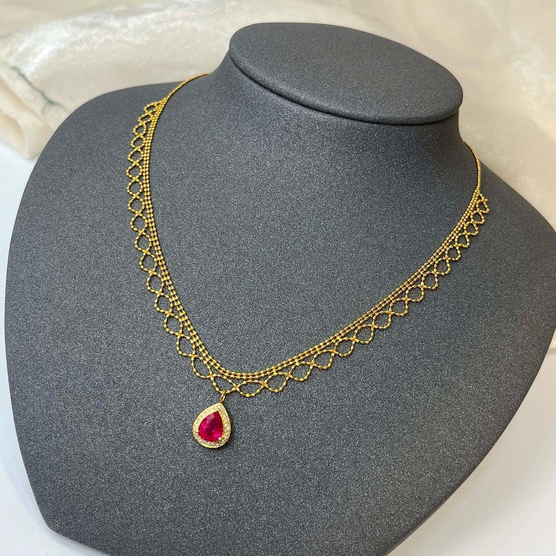 14k Gold 1.10 Ct Natural Ruby & Diamond Necklace - 3